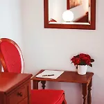 Milana - Cozy With Free Parking Daire