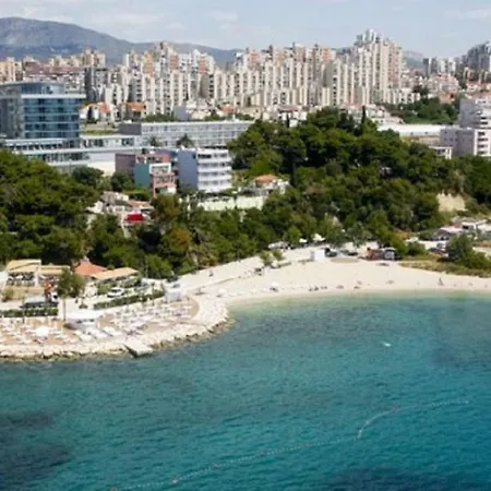 Milana - Cozy With Free Parking * Split